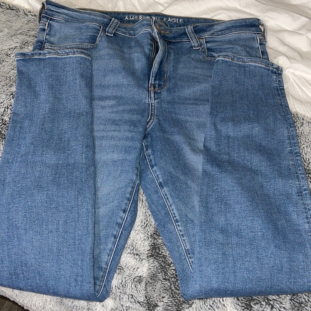 American Eagle High Rise next level stretch blue jeans size 14